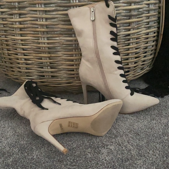 Suede baby pink/ tanish tone heel booties - Picture 2 of 2